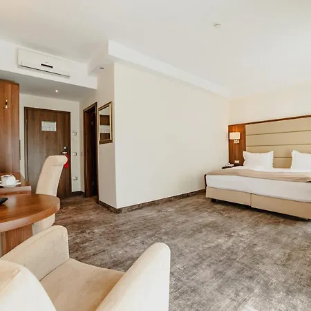 Radsor Hotel 4*